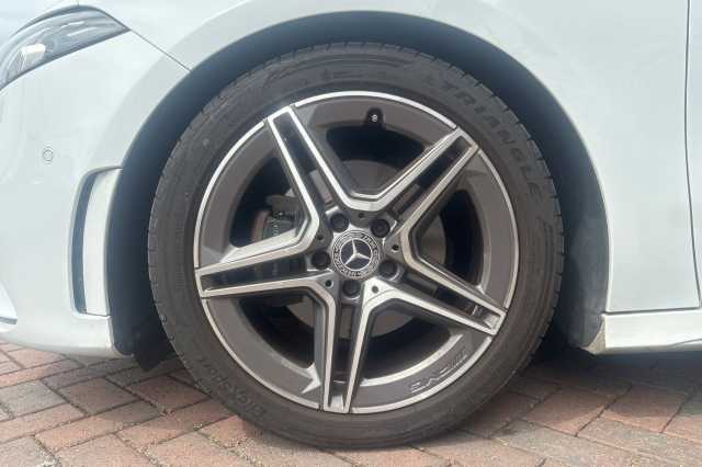 Mercedes-Benz 200 A200 AMG Line Executive 5dr Auto 