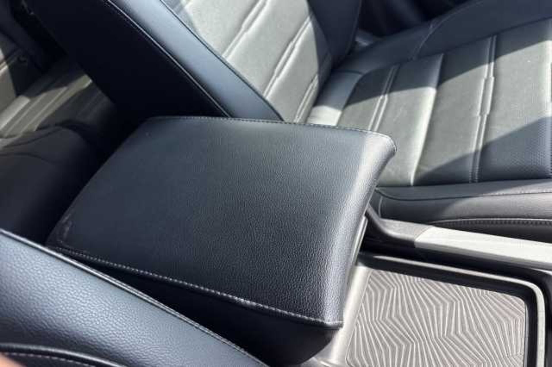 Honda CR-V Hybrid 2.0 i-MMD Hybrid SR 2WD 5dr eCVT 