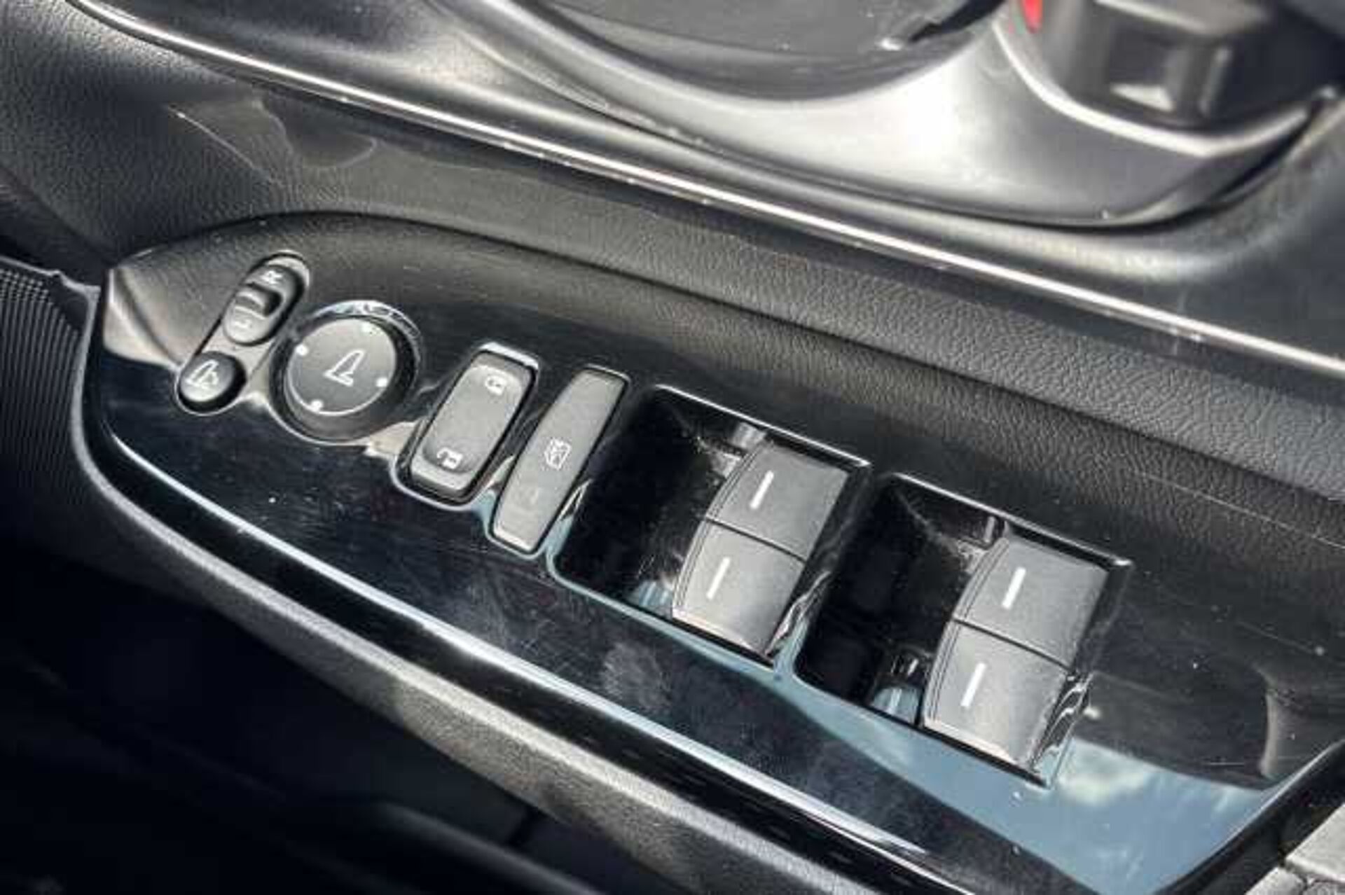 Honda CR-V Hybrid 2.0 i-MMD Hybrid SR 2WD 5dr eCVT 