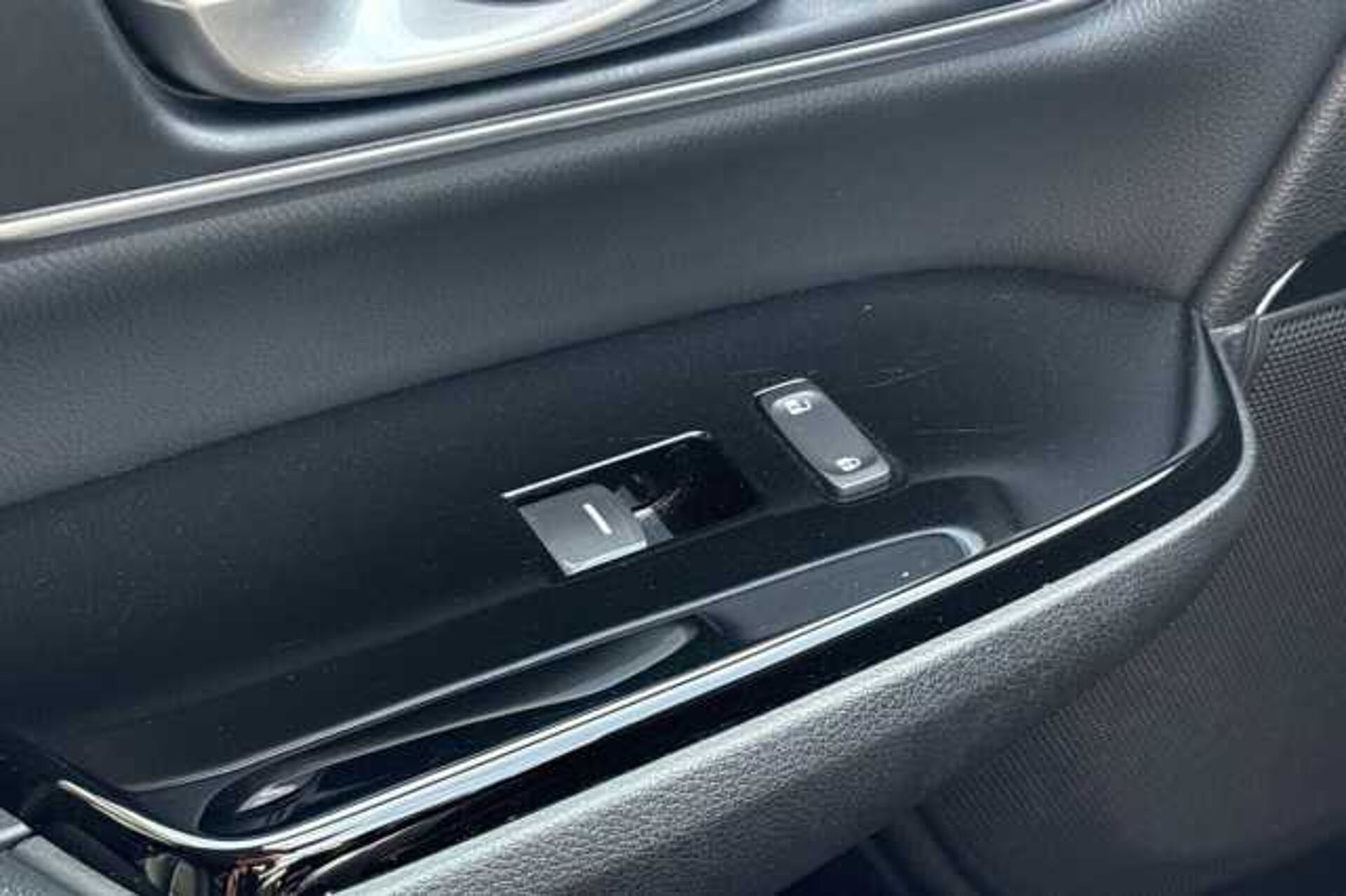 Honda CR-V Hybrid 2.0 i-MMD Hybrid SR 2WD 5dr eCVT 