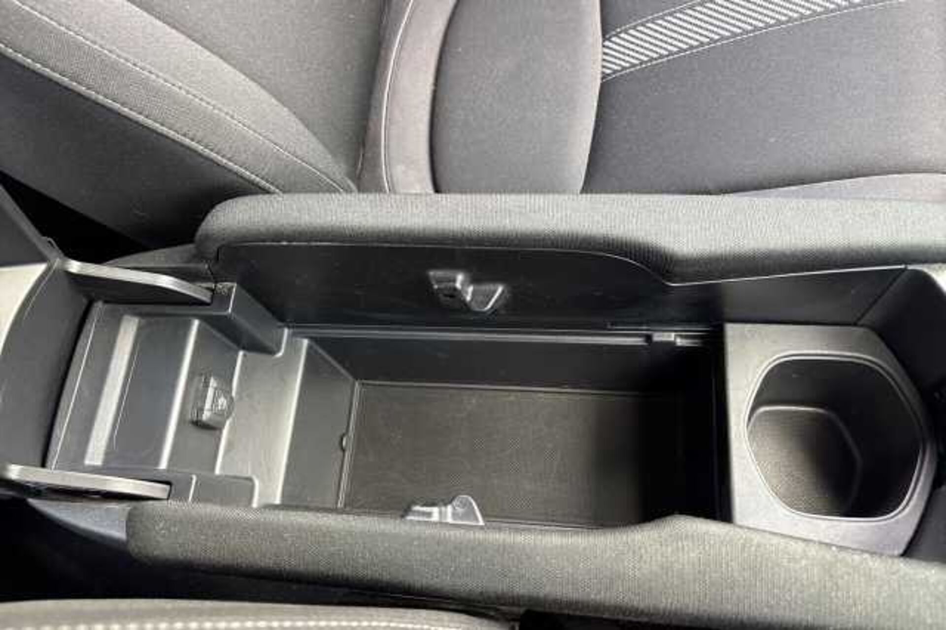 Honda Civic 1.5 VTEC Turbo Sport 5dr CVT 