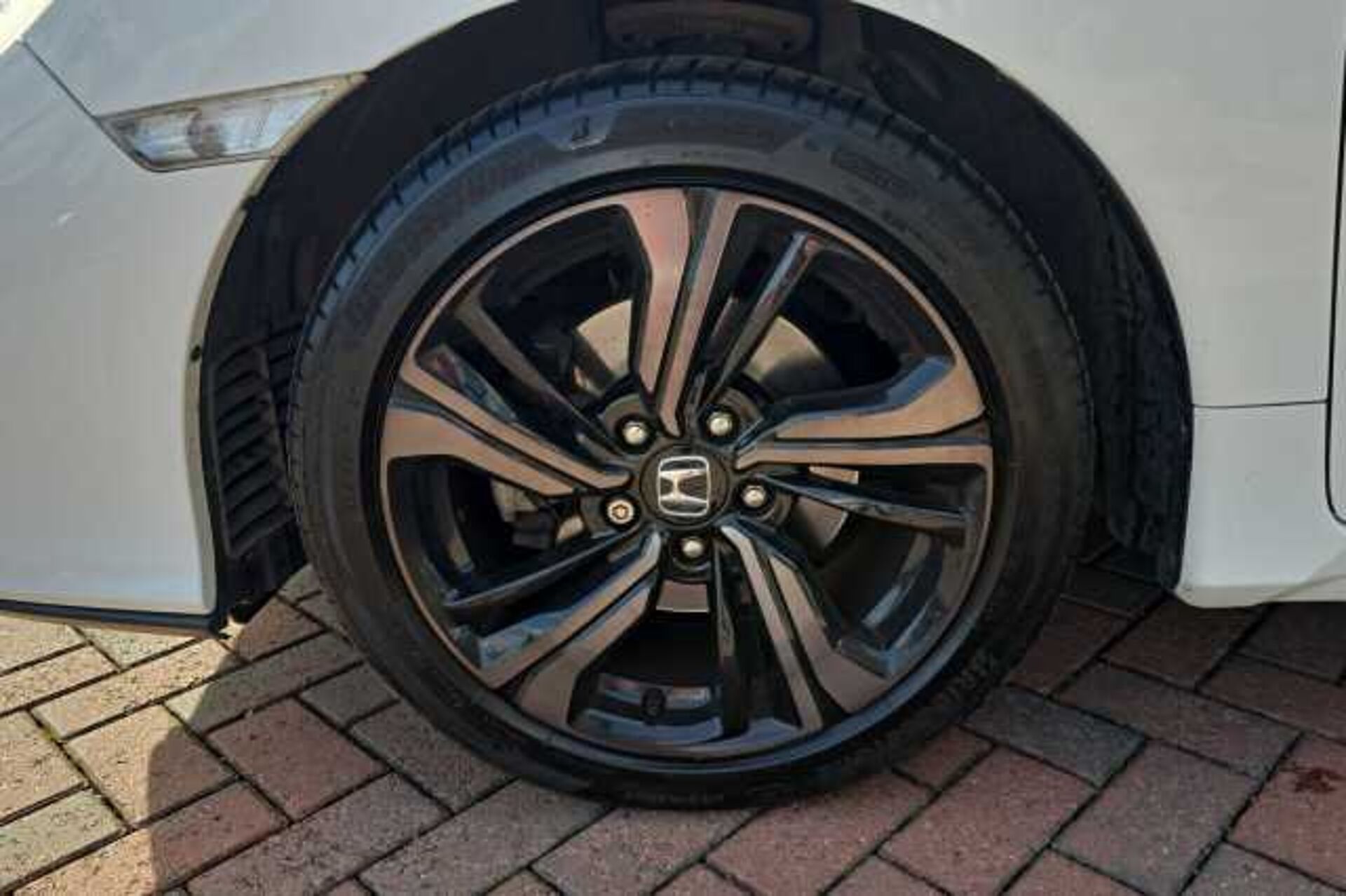 Honda Civic 1.5 VTEC Turbo Prestige 5dr CVT 
