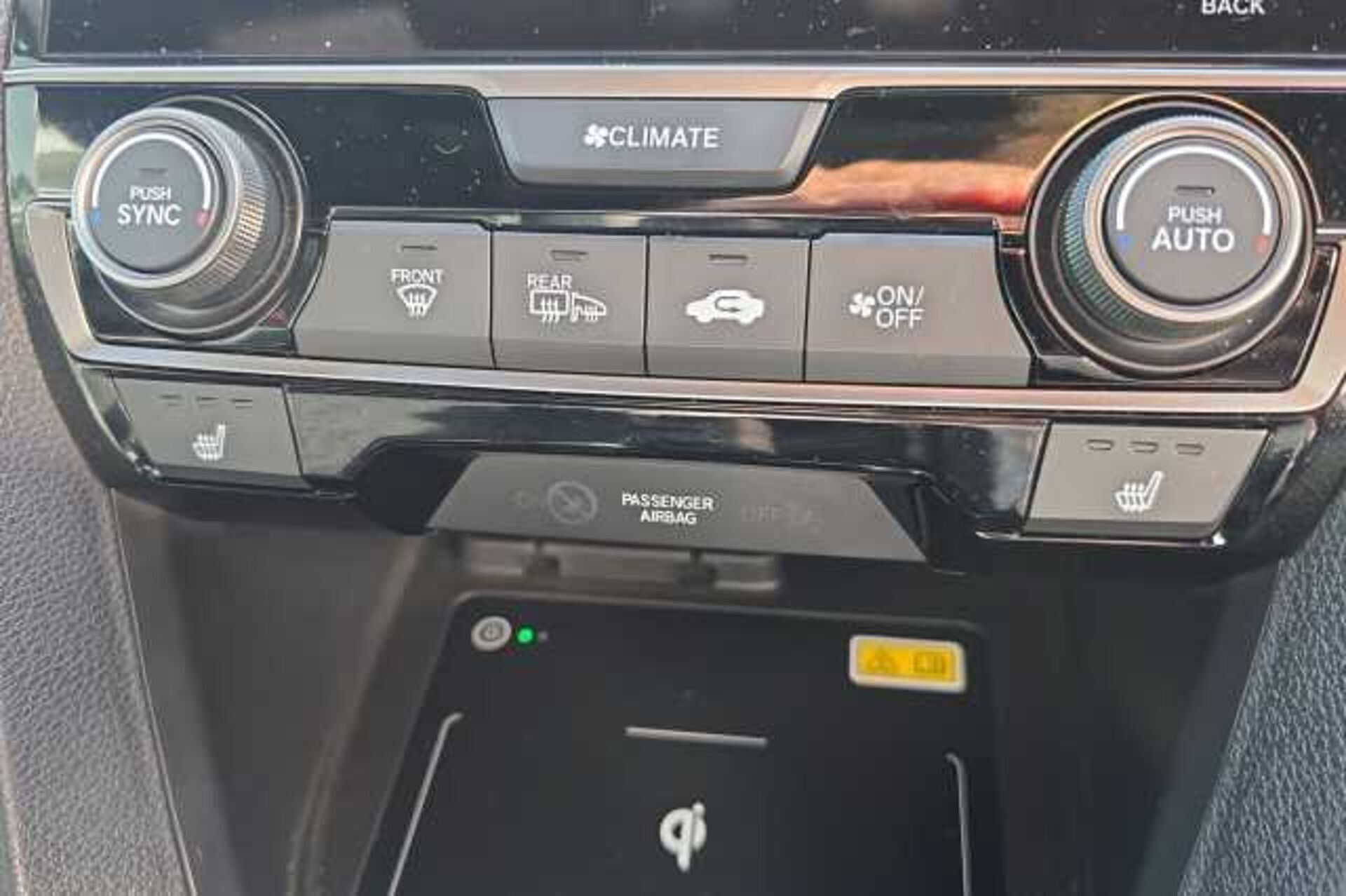 Honda Civic 1.5 VTEC Turbo Prestige 5dr CVT 