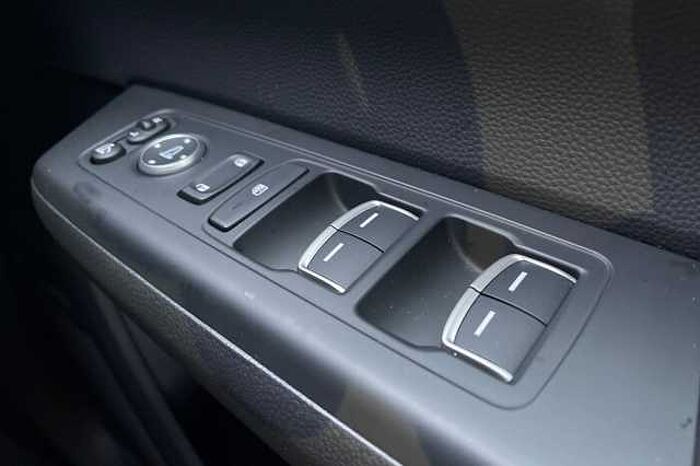 Honda CR-V Hybrid 2.0 eHEV Advance 5dr eCVT 