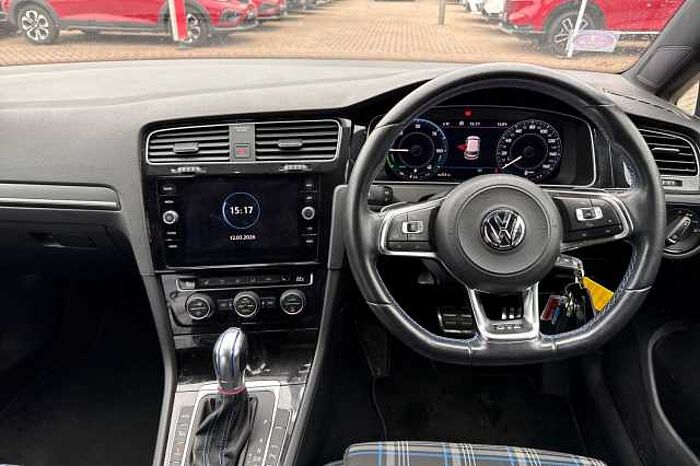 Volkswagen Golf 1.4 TSI GTE Advance 5dr DSG 