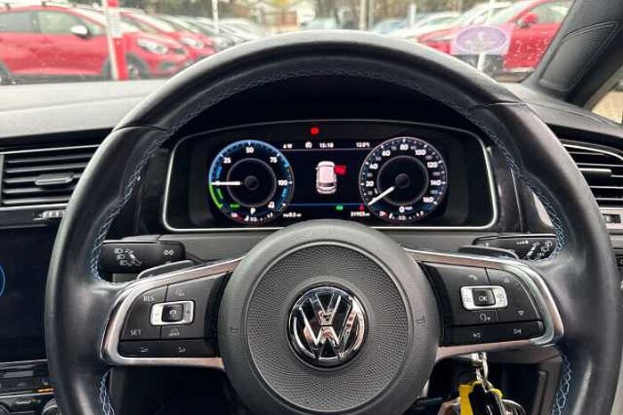 Volkswagen Golf 1.4 TSI GTE Advance 5dr DSG 