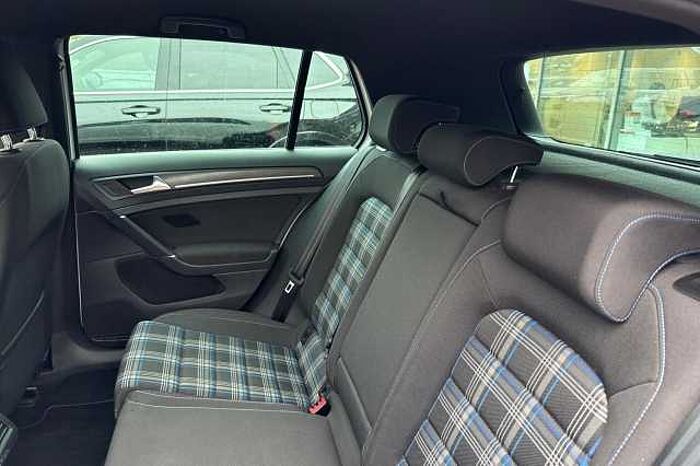 Volkswagen Golf 1.4 TSI GTE Advance 5dr DSG 