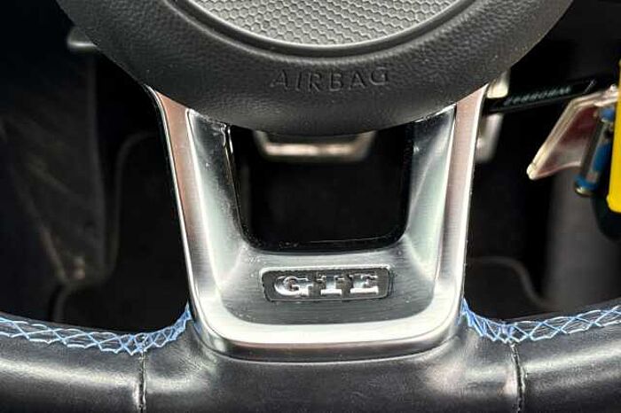Volkswagen Golf 1.4 TSI GTE Advance 5dr DSG 