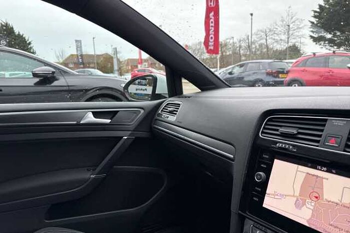 Volkswagen Golf 1.4 TSI GTE Advance 5dr DSG 