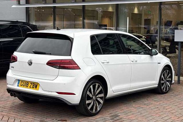 Volkswagen Golf 1.4 TSI GTE Advance 5dr DSG 