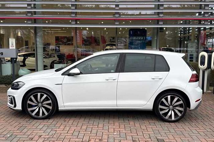 Volkswagen Golf 1.4 TSI GTE Advance 5dr DSG 