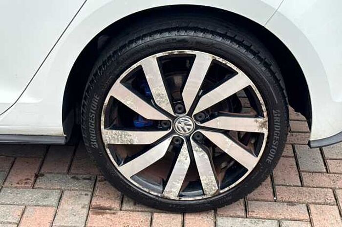 Volkswagen Golf 1.4 TSI GTE Advance 5dr DSG 