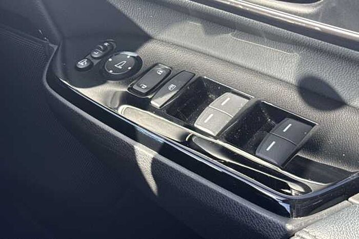 Honda CR-V Hybrid 2.0 i-MMD Hybrid SR 2WD 5dr eCVT 