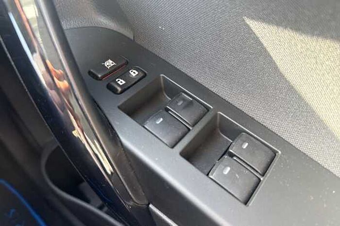 Toyota Auris 1.8 Hybrid Design TSS 5dr CVT 
