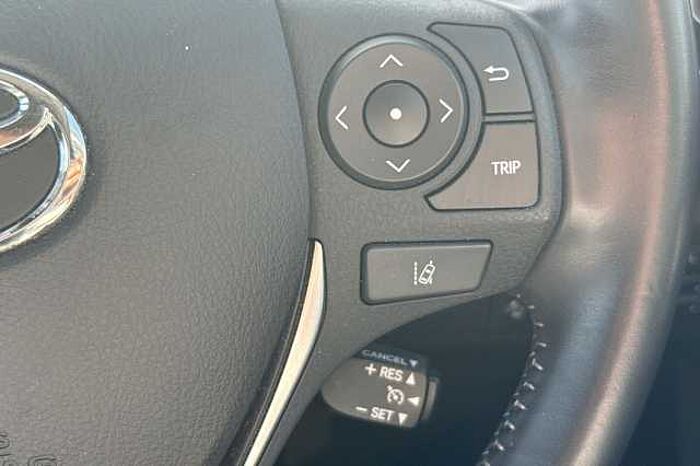 Toyota Auris 1.8 Hybrid Design TSS 5dr CVT 