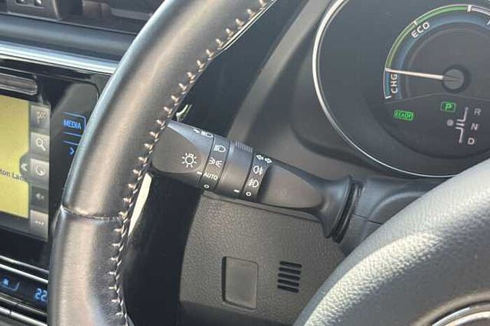 Toyota Auris 1.8 Hybrid Design TSS 5dr CVT 