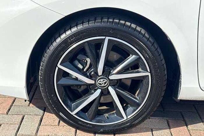 Toyota Auris 1.8 Hybrid Design TSS 5dr CVT 