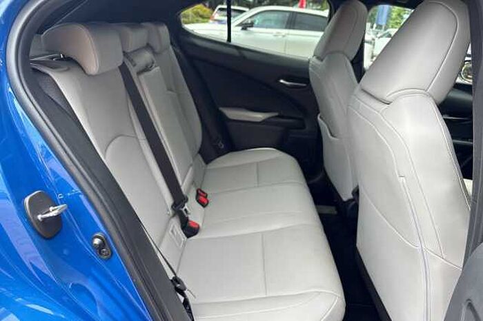 Lexus UX 250h 250h 2.0 Takumi 5dr CVT 