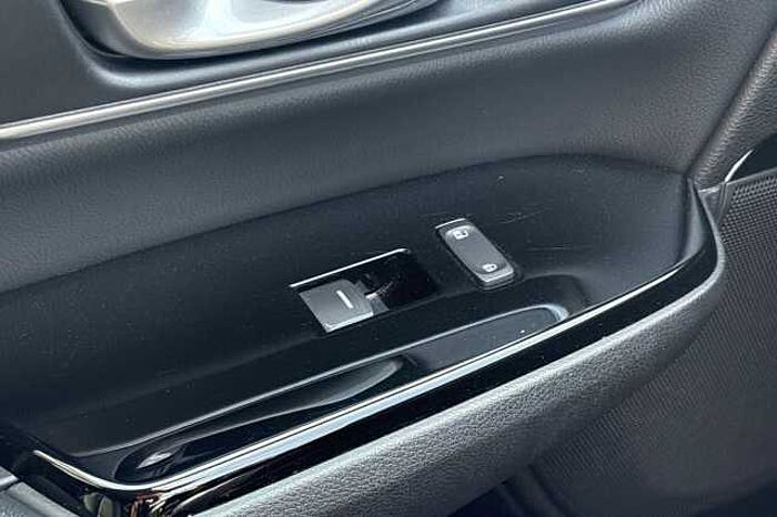Honda CR-V Hybrid 2.0 i-MMD Hybrid SR 2WD 5dr eCVT 