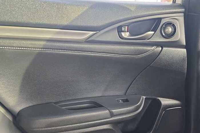 Honda Civic 1.5 VTEC Turbo Prestige 5dr CVT 